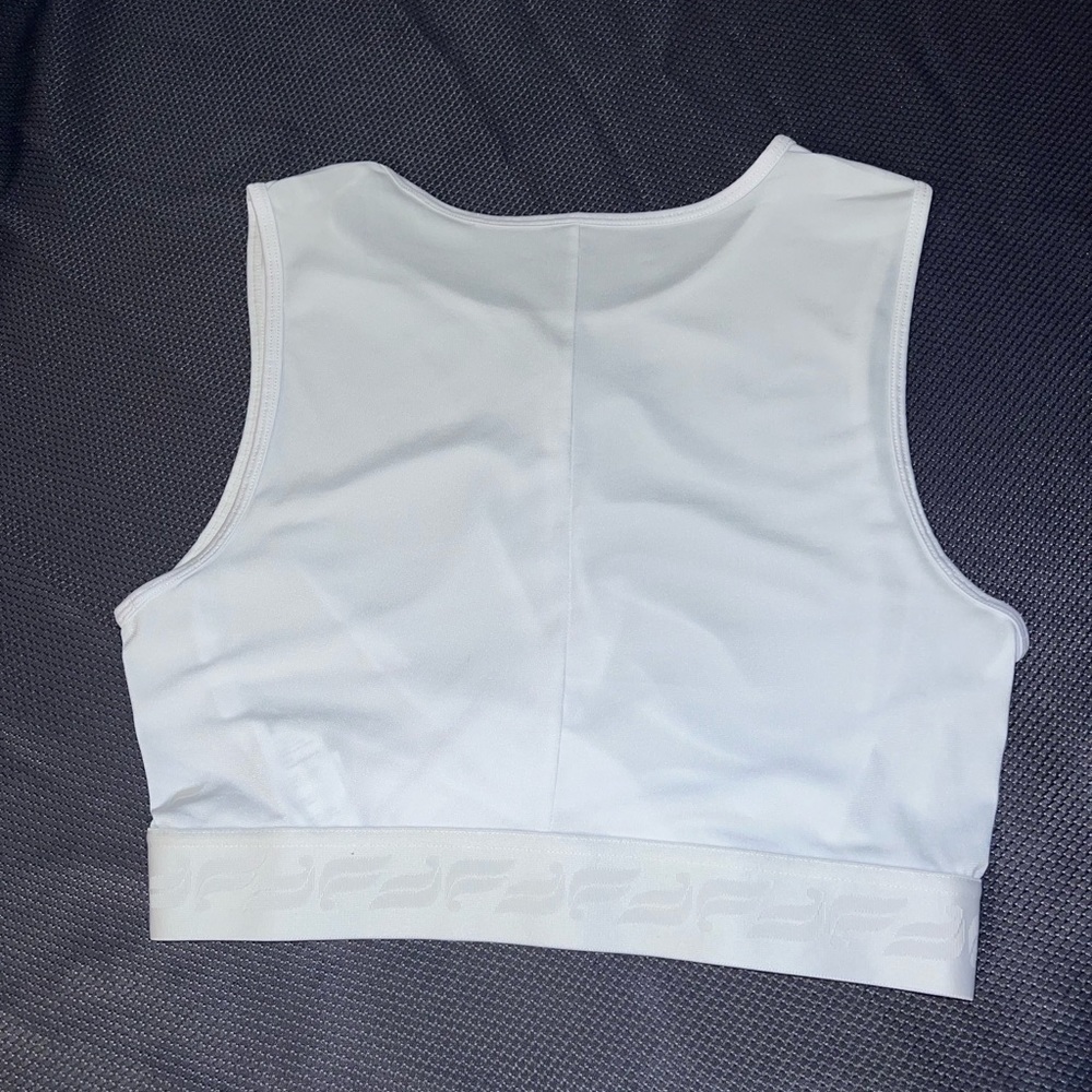 NWOT Fabletics crop top. - Picture 4 of 6